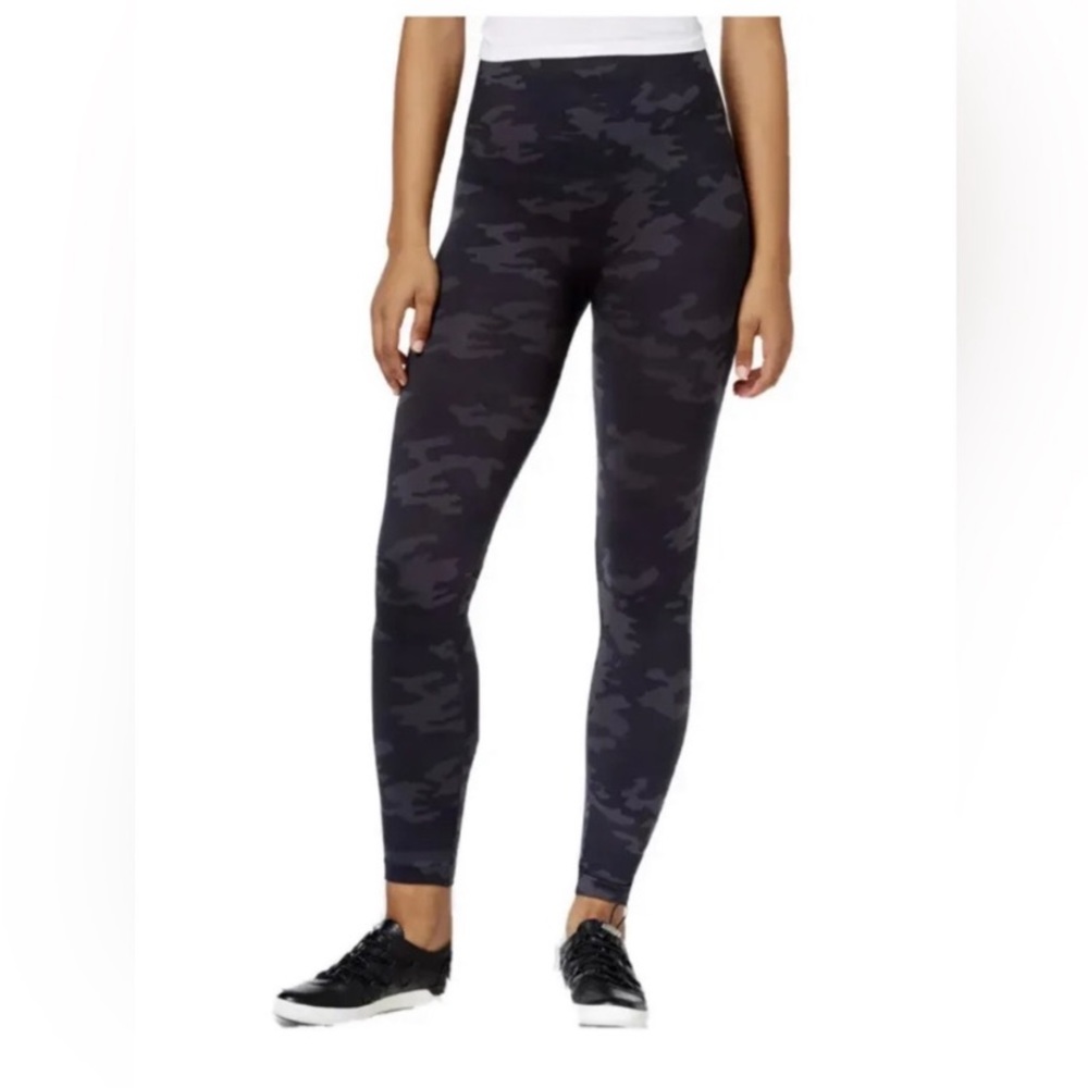 SPANX Look At Me Now Camo Leggings - L